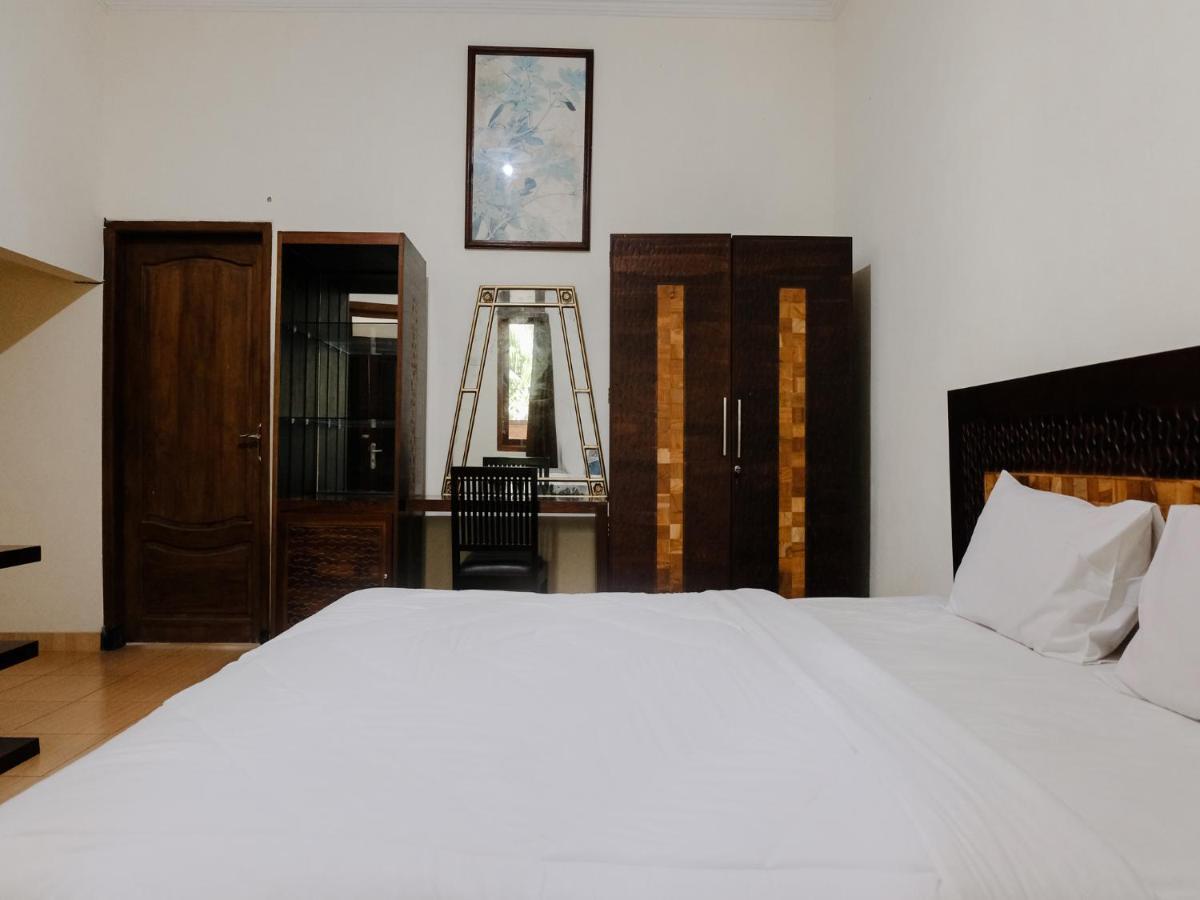 Hotel Mahkota Plengkung By Ecommerceloka Banyuwangi  Exterior photo