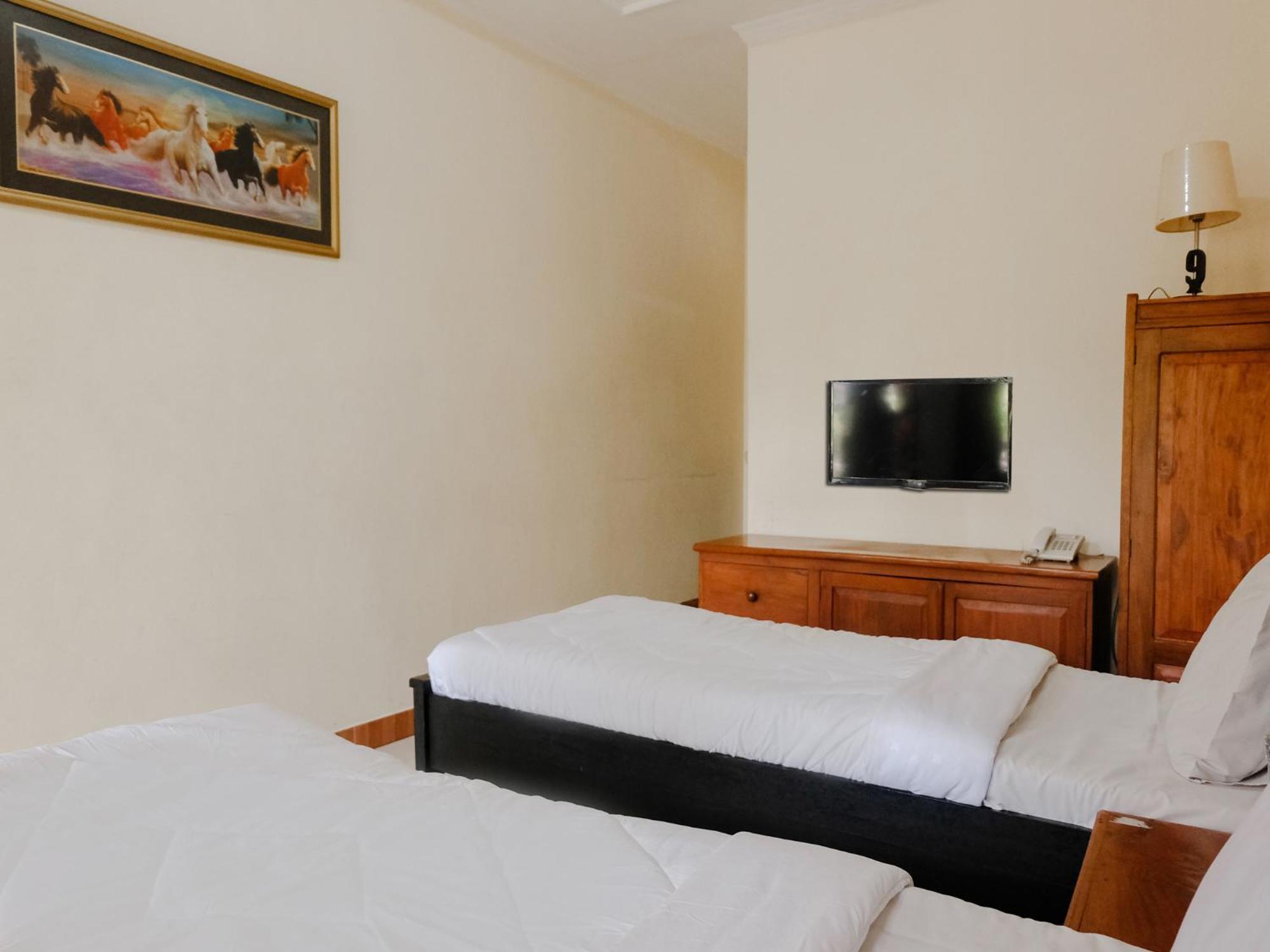 Hotel Mahkota Plengkung By Ecommerceloka Banyuwangi  Room photo